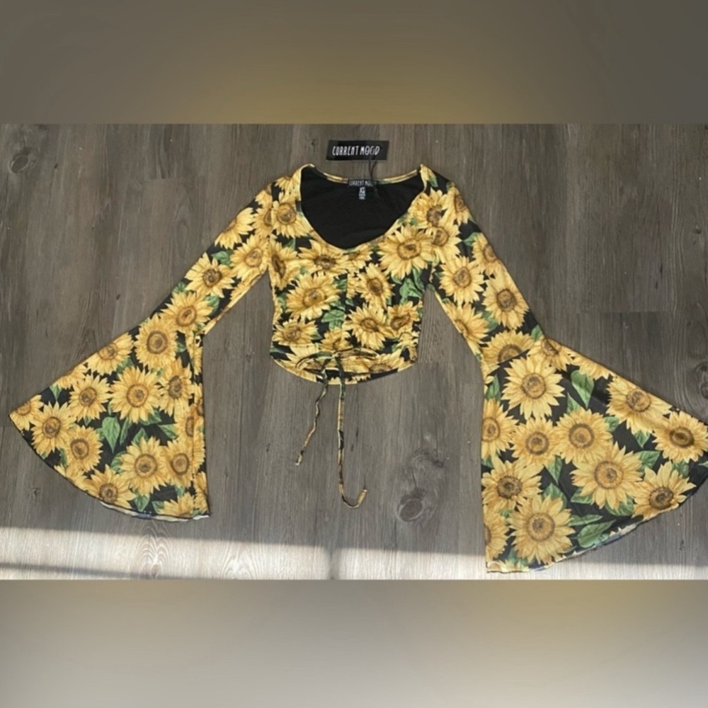 DOLLSKILL / Current Mood | Peace N’ Love Crop Top
